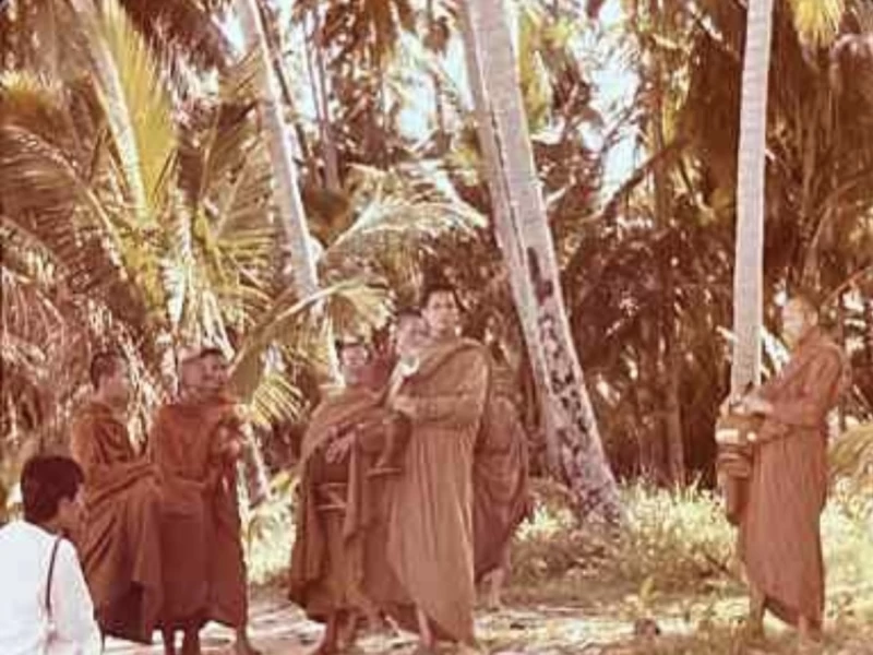 ลมนี้มีอำนาจมากทีเดียว  ในร่างกาย   ลมมีความสำคัญมาก  ถ้าลมไม่ดี อารมณ์ก็เสีย  ถ้าลมของเราดี ลมสุขุม  อารมณ์ก็ดี  ด้วยลมมีพลัง เพราะฉะนั้นพึงควบคุมอารมณ์ให้ได้