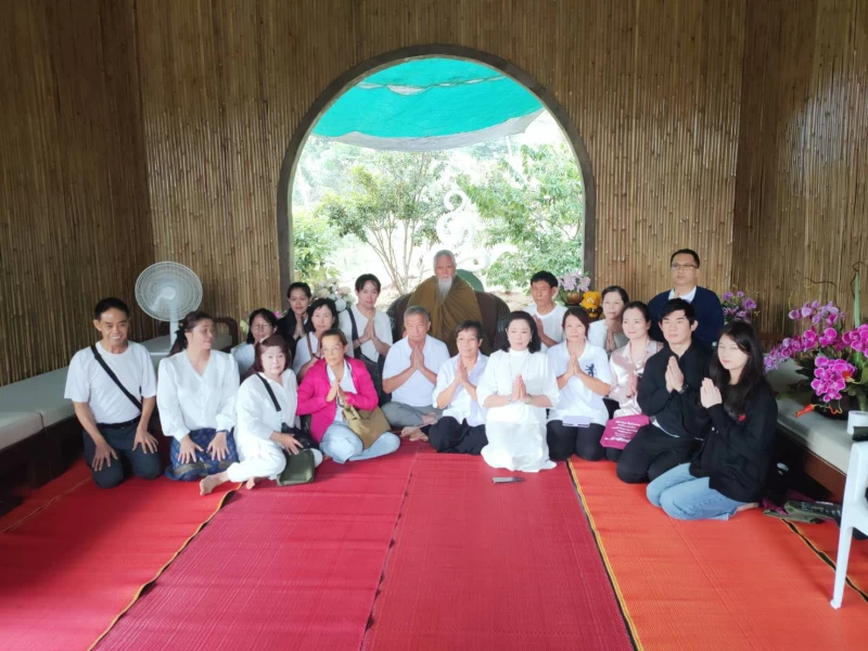สิ่งสำคัญที่จะแก้ไขเหตุการณ์เลวร้าย วุ่นวายของมนุษย์ได้ มีทางเดียวเท่านั้นคือ ธรรมะ โดยการเริ่มต้นจากการฝึก ดูใจ บังคับใจ ควบคุมตัวเองให้อยู่ ในความถูกต้อง