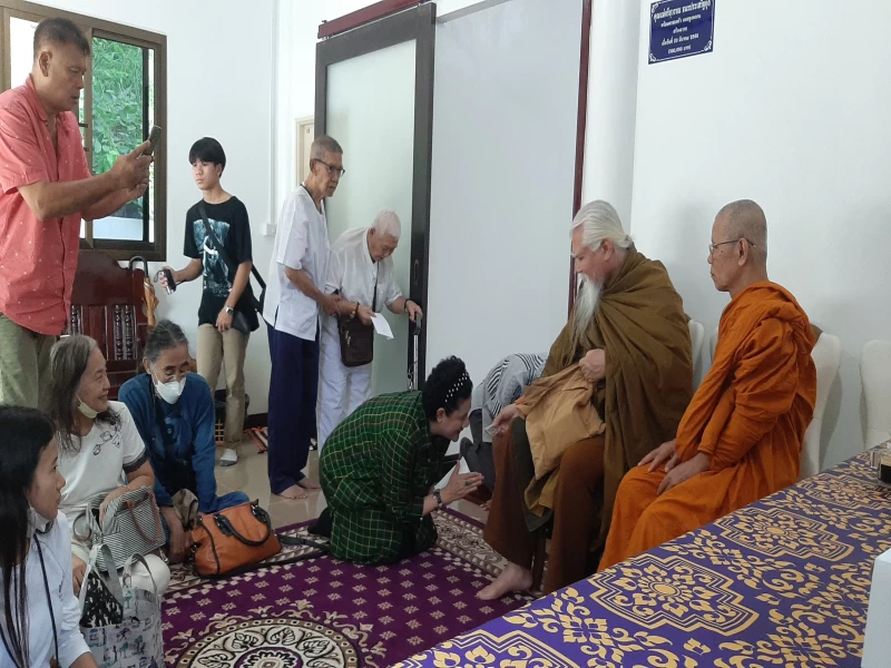 กฏที่ครอบงำสรรพสิ่งในโลก ซึ่งเป็นกฏที่เราจะหลีกเลี่ยงไม่ได้ เป็นกฏที่เราทุกคนจะต้องยอมรับ ถ้าเราไม่ยอมรับแล้ว เราจะเป็นทุกข์ นั่นคือ กฏพระไตรลักษณ์