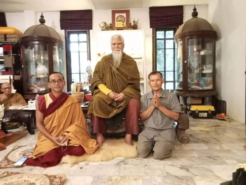 ไม่ท้อถ่อยภาวนา เผชฺิญหน้าปรากฏ ยิ้มหวานน้อยๆ ธรรมดา ตถาคตเป็นเช่นนั้นเอง เกิดขึ้นตั้งอยู่ ดับไป