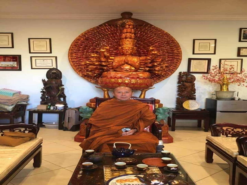 หมอรักษาได้เฉพาะป่วยกาย ป่วยใจต้องใช้ธรรมะ .ธรรมะท่านพระหมอสมชาติ นนทโก อดีตผู้อำนวยการโรงพยาบาล เป็นพระพระผู้ติดตามพระอาจารย์ยันตระ อมโร ..
