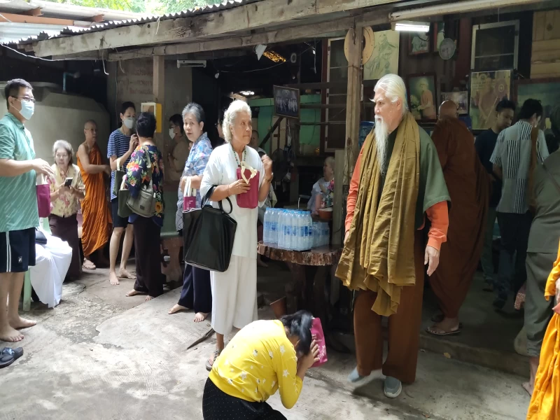 พุทธะ  รู้แจ้ง ทำอะไร เมตตา เมตตา   พระศาสดารู้ธรรม กัปป์แสนพระธรรมขันธ์ รู้ ธธรม  กํปปฺแสนพระธรรมขันธ์ รู้ ธรรมหนึ่ง รู้เอง  ท่านสอนให้ละวาง แต่มิละจากการงาน  เจ้าชาย ท่านสละราชบังลังก์ แต่มิได้ละหาสัจจธรรม