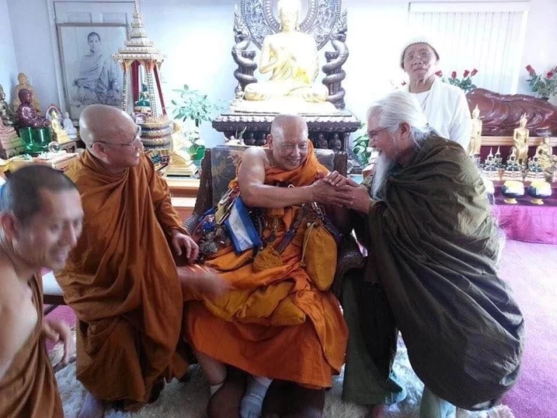 รู้กาย รู้จิต เมื่อศีลพร้อม คือจิตใจมีความปกติในอารมณ์ ความสงบอินทรีย์สำรวมพร้อม อะไรต่าง ๆ ก็จะง่ายขึ้น ในการทำความรู้จักกับ รูปนามของตนเอง.