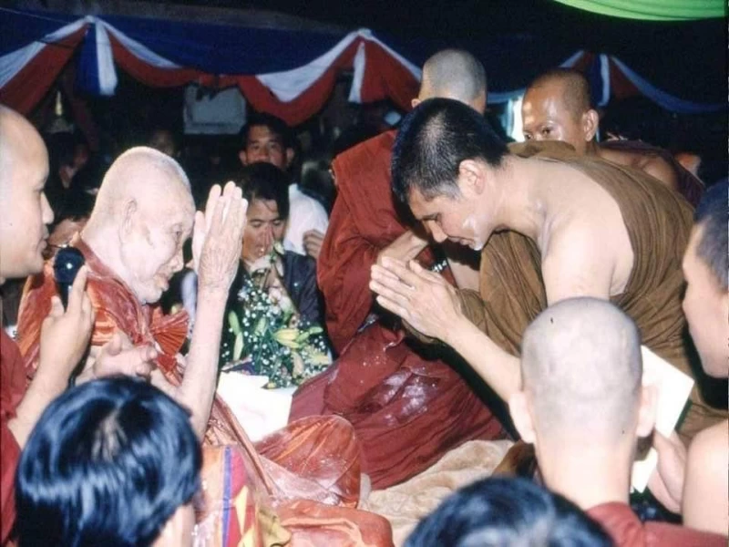 จงมีหัวใจชึ่งยินดีในการให้อภัยโทษ อ่อนโยนและปราณี มีหัวใจสำหรับรักผู้อื่น.