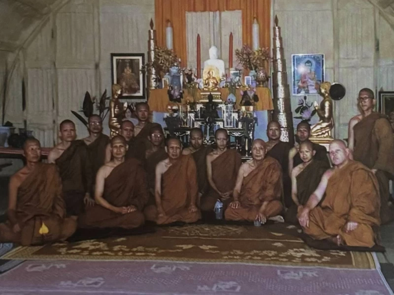 ผุ้ใดให้ที่พักอาศัย ผู้นั้นชื่อว่าให้สิ่งทั้งปวง ผู้ใดสอนธรรม ผู้นั้นชื่อว่าให้อมตะ