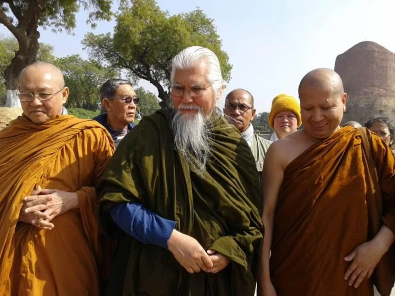 สายธารแห่งสัจจะธรรมนั้น เป็นอันเดียวกัน เมื่อใครได้อาบดื่ม เมื่อใครได้เดินในสายธรรมอันนั้นแล้ว มันก็นำไปสู่จุดหมายอันเดียวกันหมด