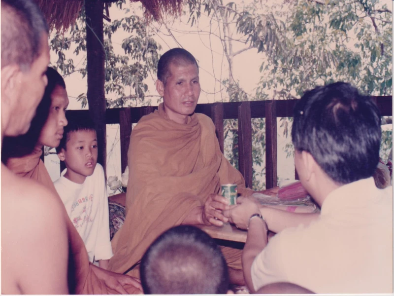 ความสุขหรือความเจ็บปวดนั้นขึ้นอยู่กับความคิดของเราเท่านั้นเอง ดังนั้นให้วางใจเราเหนือสิ่งเหล่านี้ ถ้าใจไม่ยึดติดเหนี่ยวแน่นอยู่กับสิ่งใดสิ่งหนึ่ง เราก็จะรู้สึกและเบาสบาย