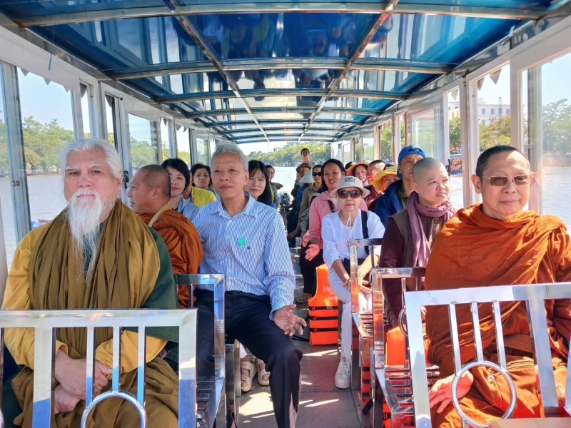 ธรรมชาติมันเป็นไปเอง เพราะมันไม่เคย เรียกตัวมันว่าอะไรเลย ล้วนแต่การไปสมมุติชื่อนามให้มันทั้งนั้น