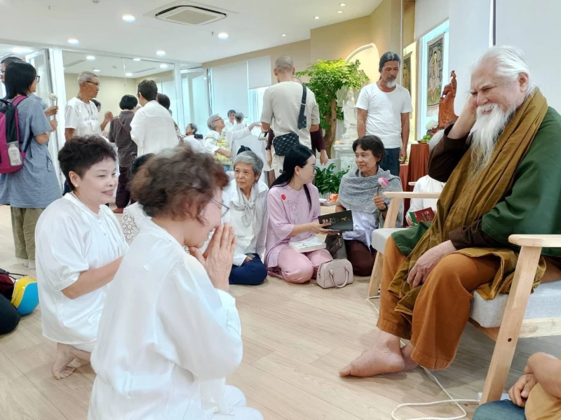 ผู้ยิ่งใหญ่ ในโลก  ก็ยังพ่ายแพ้กิเลส ผู้กำจัดกิเลสได้ จึงเป็น ผู้ยิ่งใหญ่