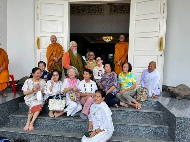 ขันติความอดทนนั้นเราต้องมาฝึกจริง ๆ ไม่ใช่ว่าขันติท่องได้แต่ปาก ขันติไม่ใช่ว่าเอาไว้พูดกัน เอาไว้ต้มไว้แกง แต่ต้องเอาไว้อดเอาไว้ทนจริง ๆ