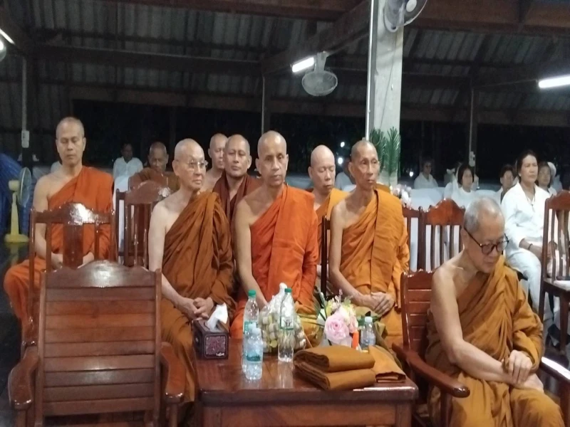 " บางสิ่งเพิ่มขึ้นด้วยการทำให้น้อยลง  บางสิ่งน้อยลงด้วยการเพิ่มขึ้น "