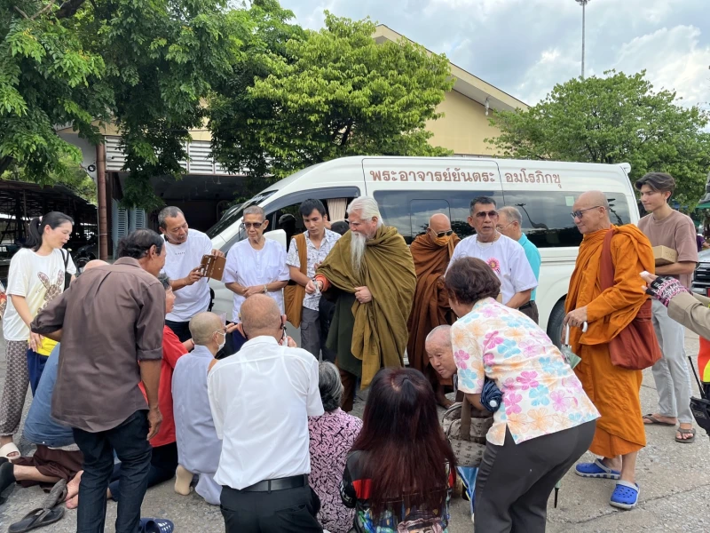 ความไม่ยึดมั่นถือมั่นในสิ่งทั้งหลายทั้งปวง มีปกติปล่อยวางสนิทแล้ว ย่อมล่วงทุกข์ทั้งปวงได้