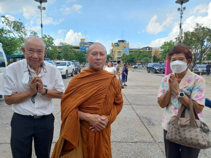 เมื่อขาดการระลึก ขาดการกำหนด ขาดการตั้งใจที่จะเข้าไปกำหนด จึงทำให้บุคคลนั้นตั้งอยู่ในความประมาท