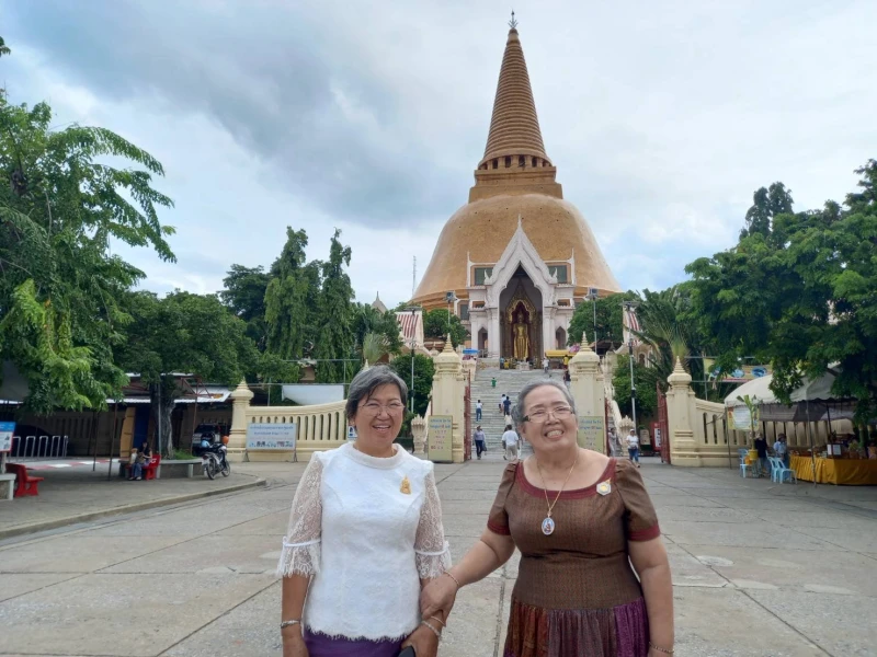 ผู้มีสติตื่นต่อความรับรู้ในสภาพสิ่งที่ปรากฏ  ไม่ว่าจะผ่านเข้าสู่ประสาท ตา หู จมูก ลิ้น กาย ใจ อารมณ์ใดที่สัมผัสชัดอยู่