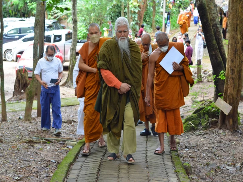 จิคอยู่กับปัจจุบันตลอดเวลา ทุกข์จะไม่สามารถเกิดขึ้นได้เลย หากมันวิ่งไปในอดีตหรืออนาคต