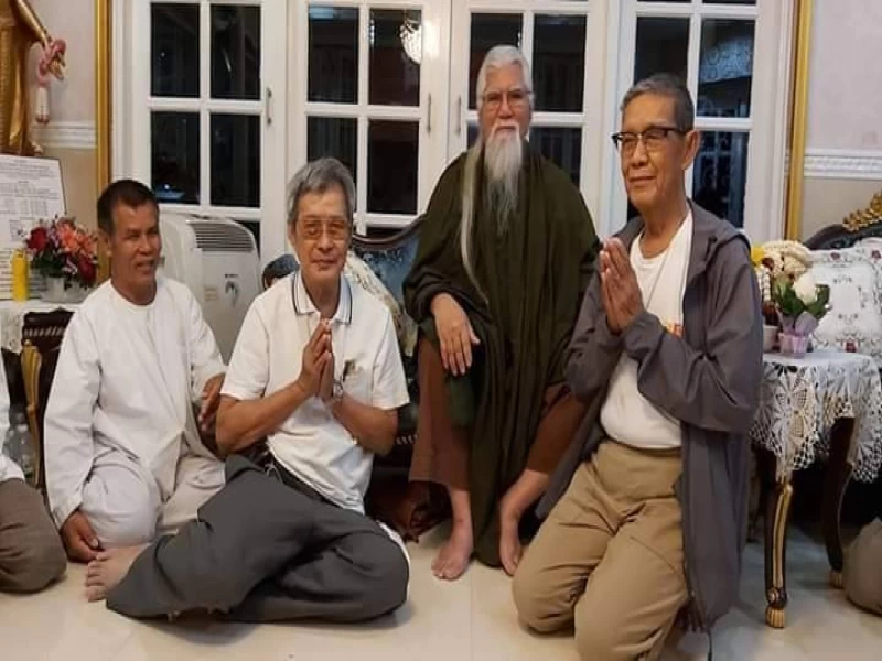 กรรมที่เกิดขึ้นกับขันธ์ห้าที่เราทำไว้แล้ว มันเป็นกรรมที่บันทึกอยู่ในตัวของมันเสร็จ กรรมนั้นจึงต้องติดตามเราไป ติดตามผู้กระทำไป.