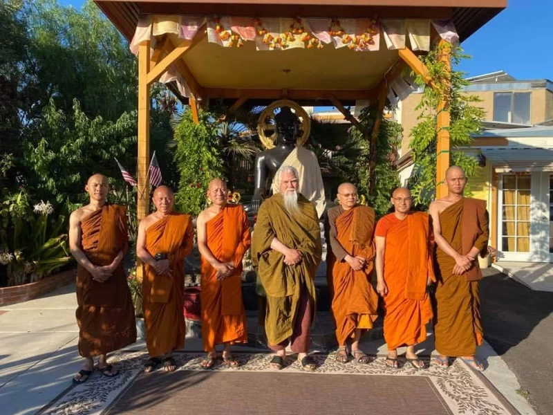 สติ-สัมปชัญญะ .คือปัญญาที่บริบูรณ์เต็มรอบ กลมกลืนอยู่ด้วยกันภายในจิต จนเป็นเนื้อหนึ่งเดียวกัน ไม่แบ่งแยก คับแคบ ขัดแย้ง  สับสน กันเลย.