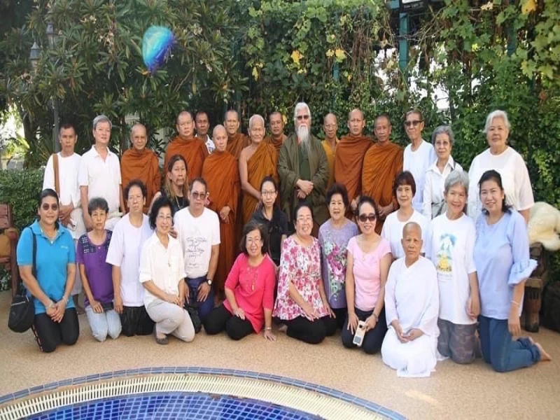 พระอรหันต์อยู่ในที่ใด จะเป็นที่บ้านก็ตาม ที่ป่าก็ตาม ที่ลุ่มก็ตาม ที่ดอนก็ตาม ที่นั่นย่อมเป็นภูมิภาคที่รื่นรมย์