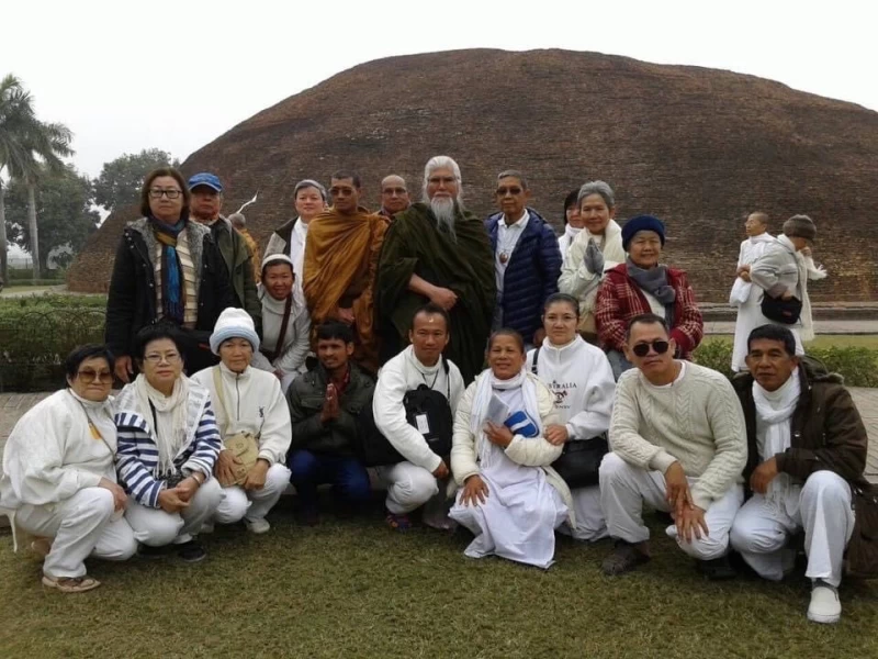 จะปฏิบัติธรรมให้ก้าวหน้า ต้องละทิฏฐิในอาจารย์ ต้องละทิฏฐิในนิกาย ต้องละทิฏบิในคัมภีร์.