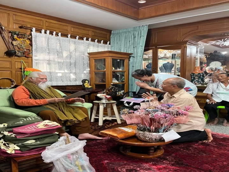 พฤกษาชาติทั้งหลาย มันดำรงอยู่อย่างเรียบง่าย  ทั้งสรรพสัตว์และธรรมชาติทั้งปวง