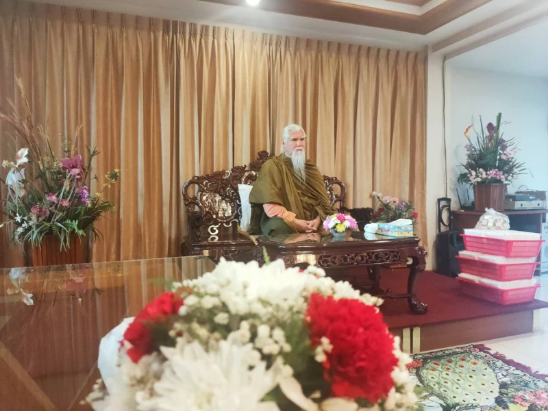 ดังนั้นเราจึงต้องเข้มแข็งและฝืนตัวเองทำต่อไป จนกว่ากิเลสจะมารบกวนเราไม่ได้อีก แล้วมันก็จะดับไปเอง