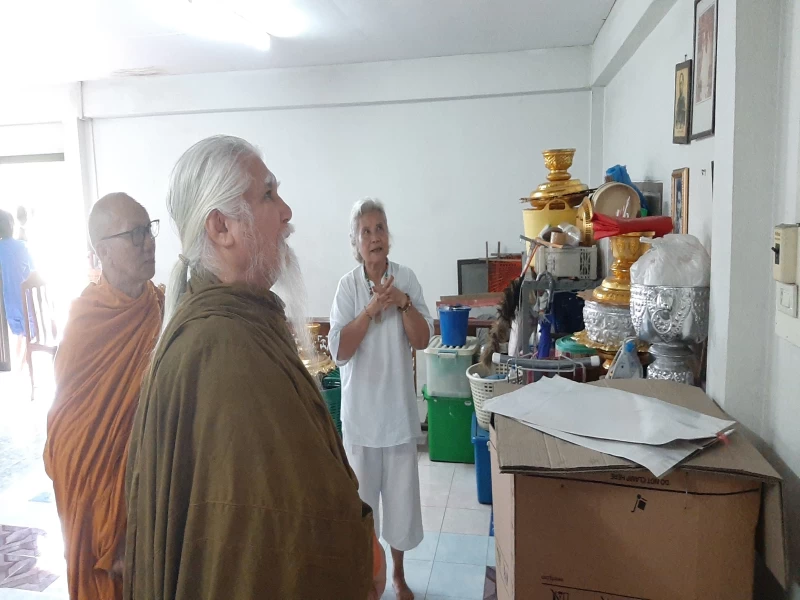 พุทธะนั้นอยู่ที่จิต ดับสนิทไม่คิดปรุง ไม่ยุ่งหนอ มีแต่ความอิ่มเอิบ