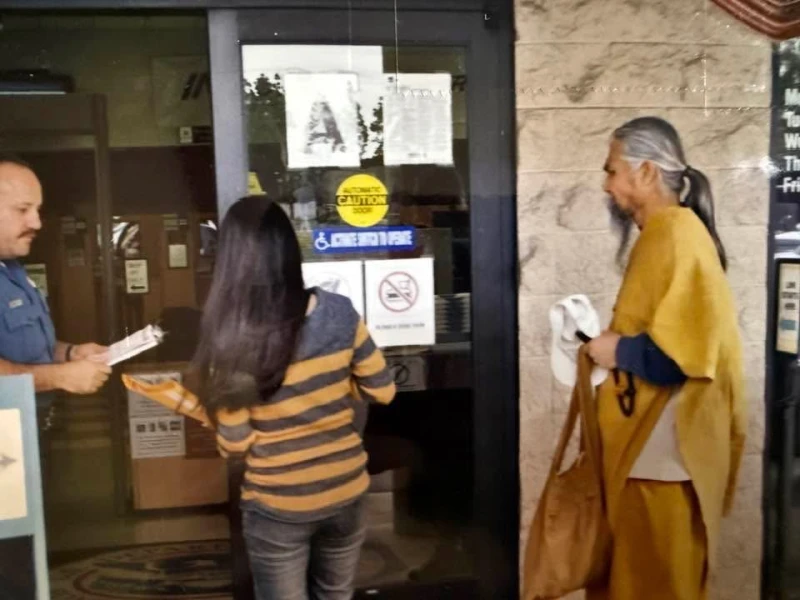 กำหนดใจ  ให้รู้ความเป็นจริง  แล้วก็ทำใจให้สงบอยู่เสมอ