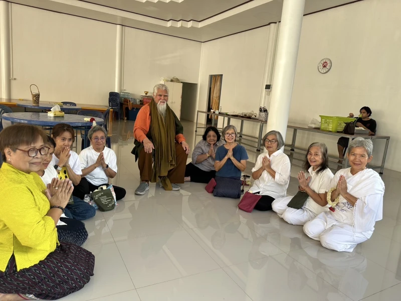 เมื่อจิตไม่ส่งออกไปปรุง  ตรงนี้แหล่ะเรียกว่าเจริญมรรค มีสติ สัมปัชญญะ ความรู้ความเข้าใจ