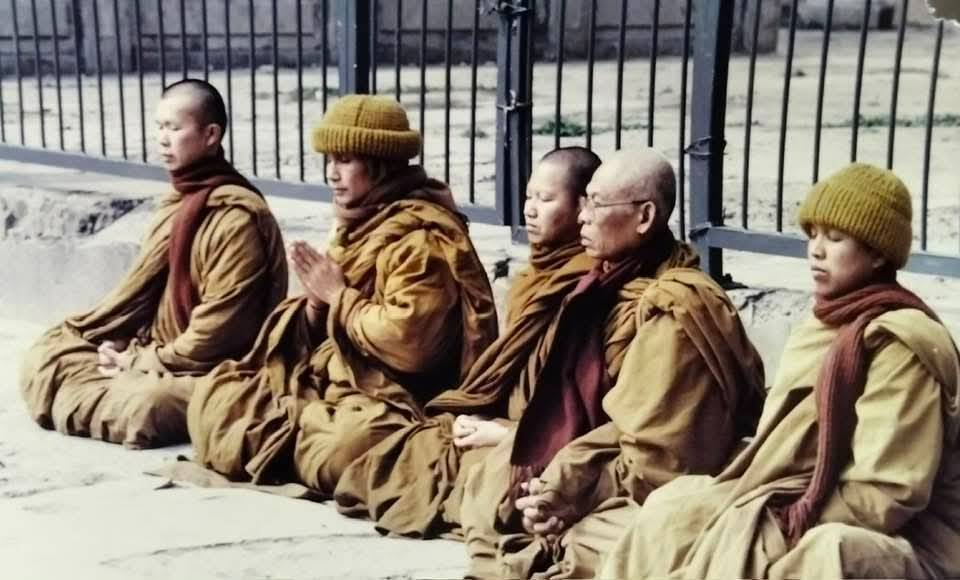 เราเห็นอะไร  มองอะไร  ฟังอะไร  ทำอะไร  เราต้องพิจารณาอย่างแยบคาย ทำเพื่อไม่เป็นทุกข์โทษ  ในชีวิตเราชีวิตเขา เป็นไปเพื่อเอื้อเฟื้อคุณประโยชน์