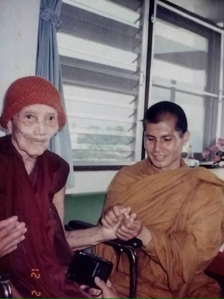 พระอรหันต์อยู่ในที่ใด จะเป็นที่บ้านก็ตาม ที่ป่าก็ตาม ที่ลุ่มก็ตาม ที่ดอนก็ตาม ที่นั่นย่อมเป็นภูมิภาคที่รื่นรมย์